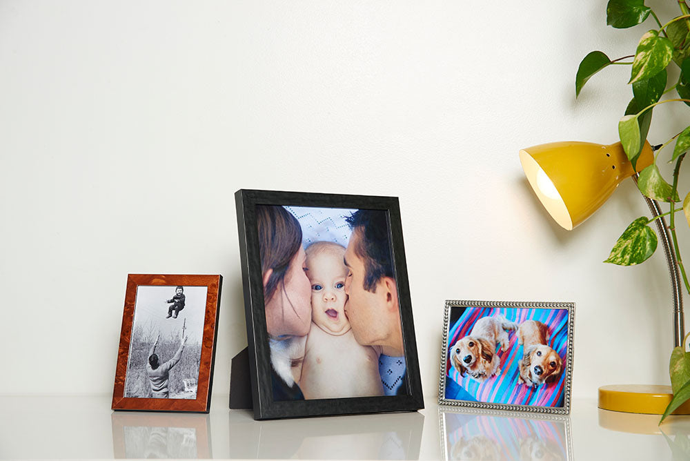 printed and framed photos delivered to put on a table