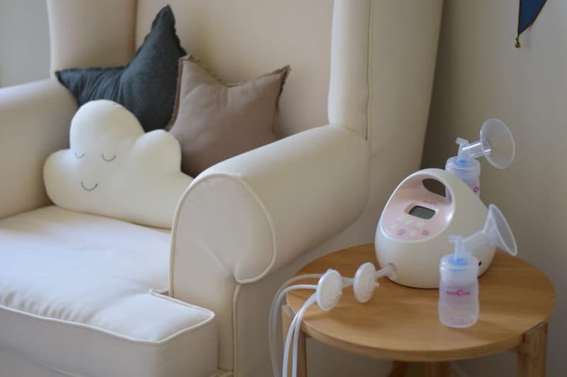 6 Breastfeeding And Pumping Station Must-Haves (for Small Spaces)