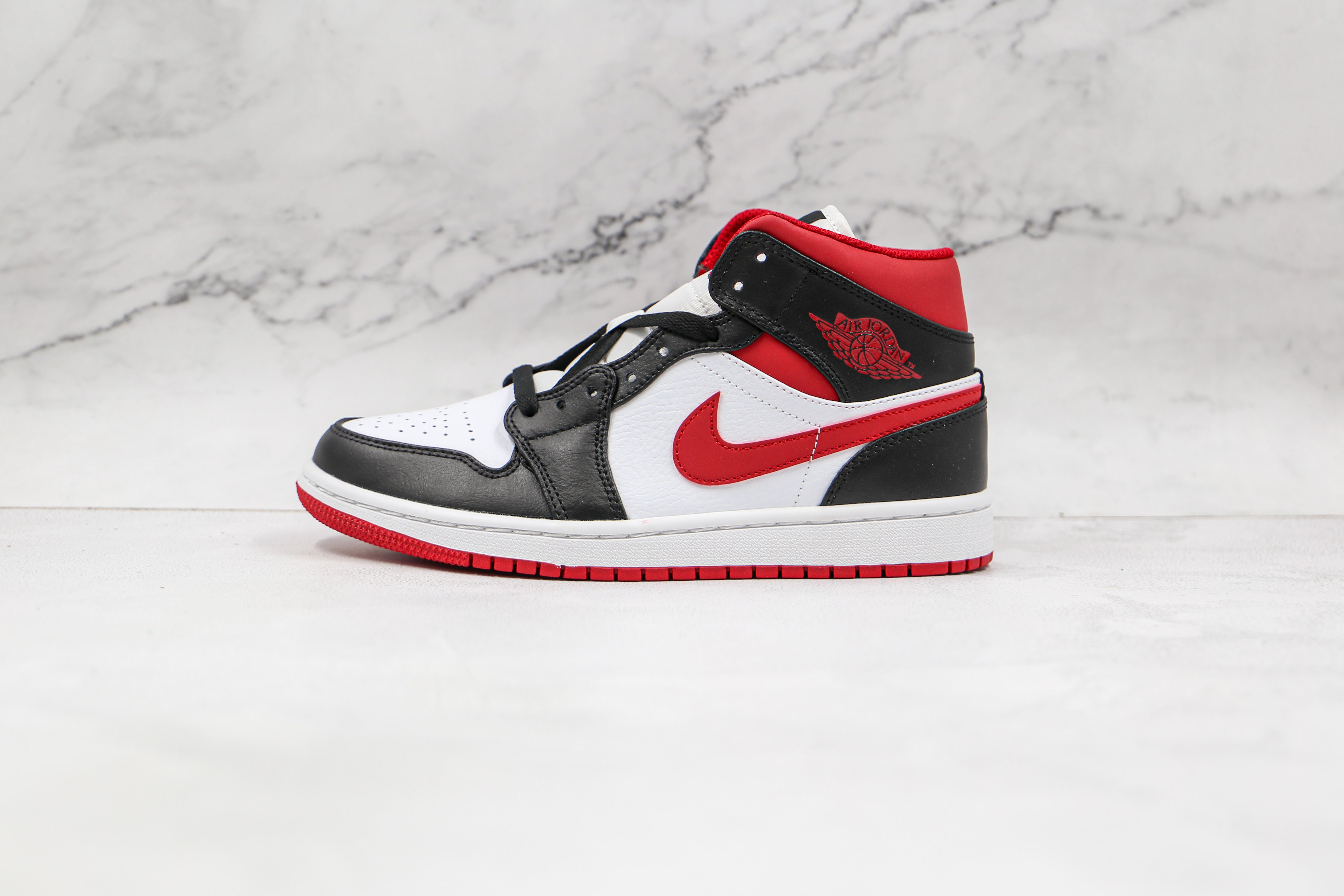 Jordan 1 Mid Gym Red Black White 554724-122 Sneakers