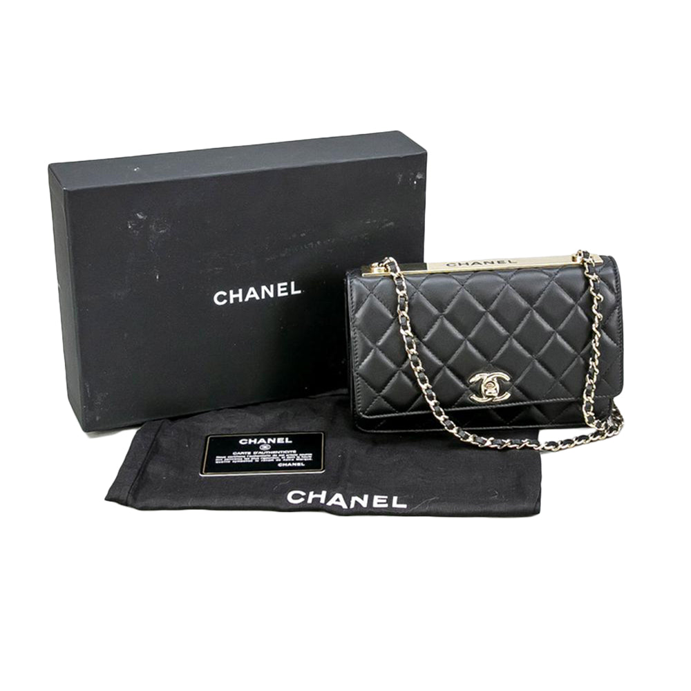 Classic wallet on chain  Lambskin black  Fashion  CHANEL