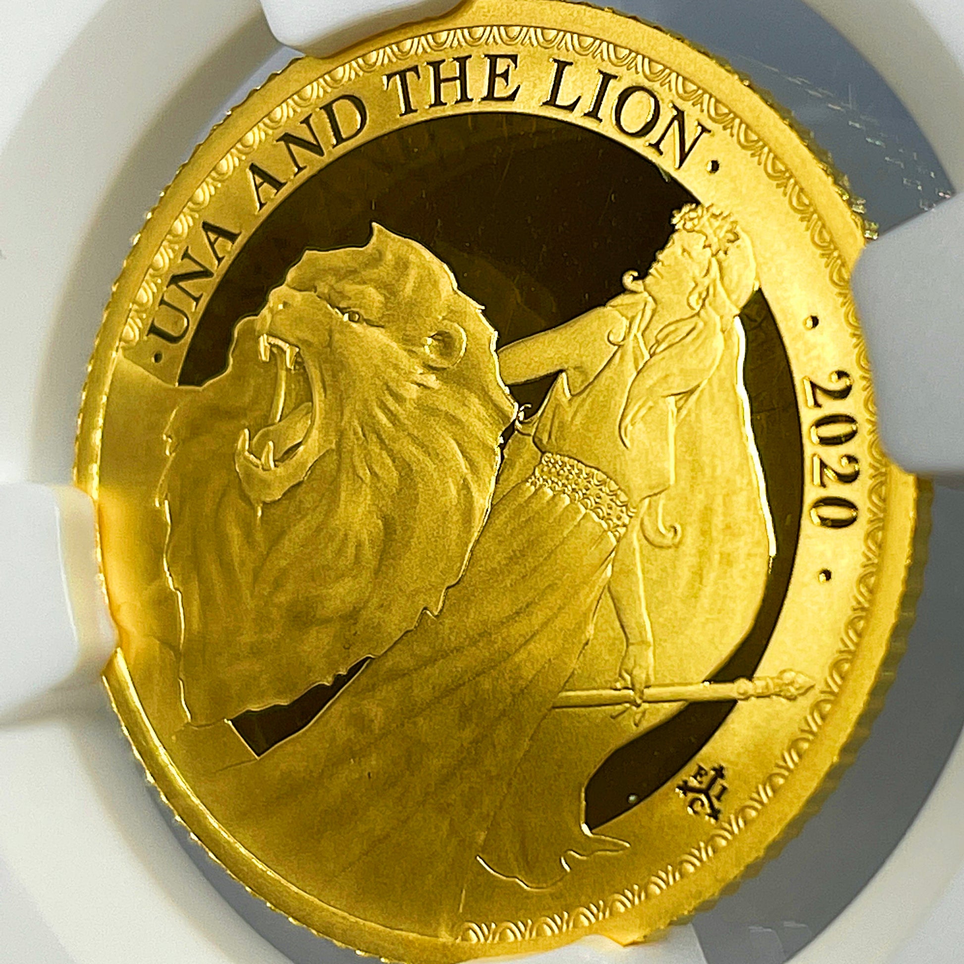 8,359円金貨　99.9％　純金　ゴールド　ウナ　ライオン　金貨　セントヘレナ　2020