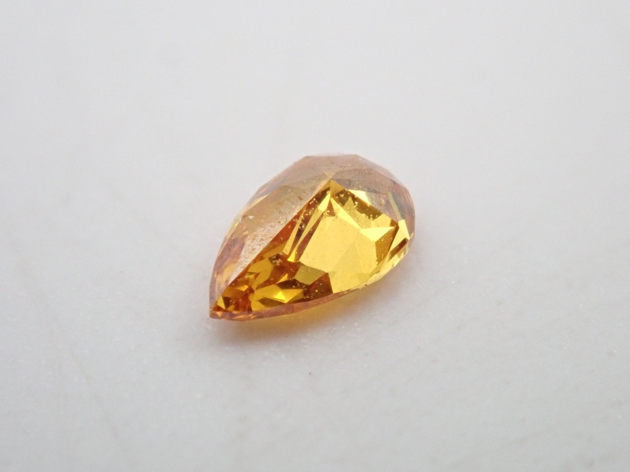 オレンジダイヤモンド 0.081ctルース(FANCY VIVID YELLOW ORANGE, SI2) – KARATZ STORE
