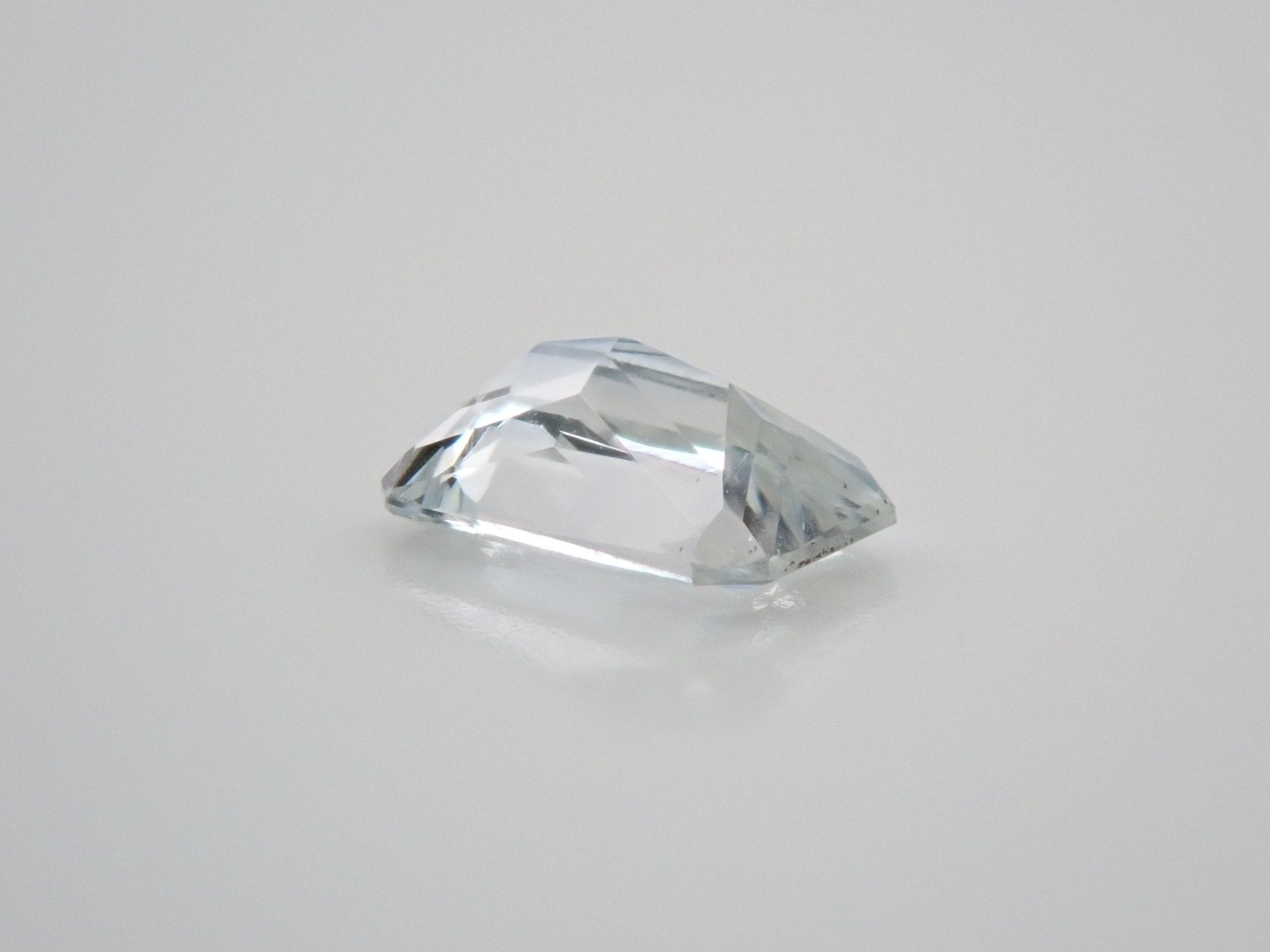 ジェレメジェバイト ルース 0.29ct 【ギフ_包装】 - 素材/材料