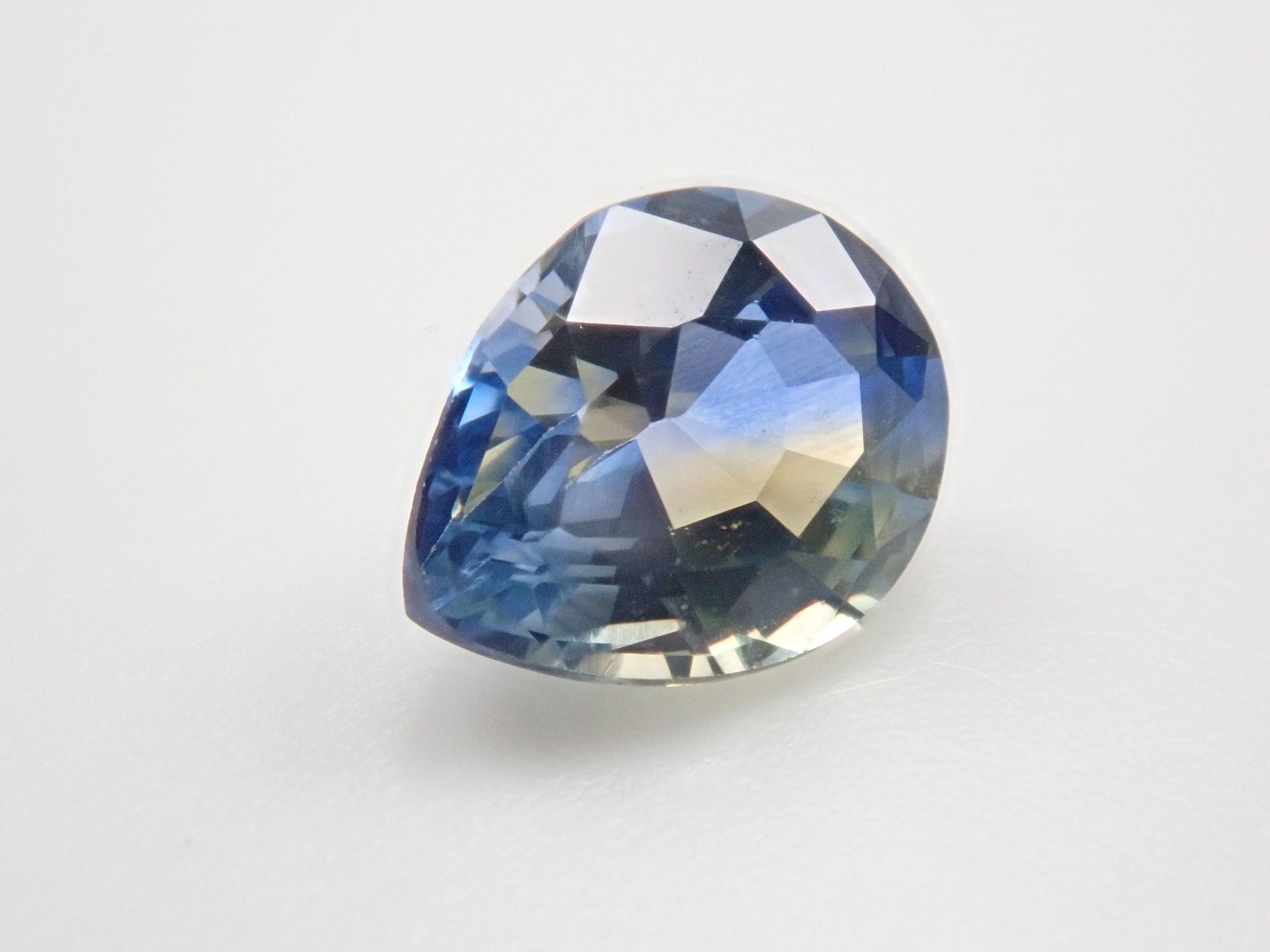 IRODORI STONE バイカラーサファイア 0.39ct - その他