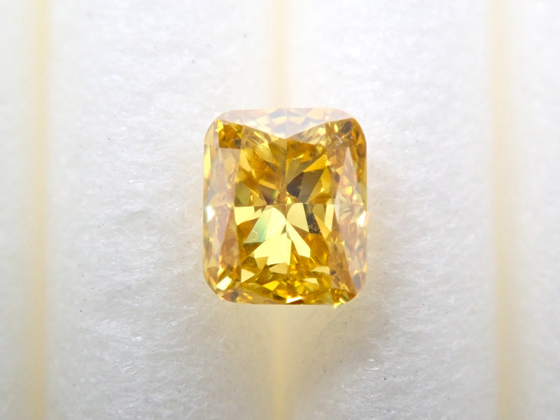 ふるさと割 FANCY LIGHT YELLOW SI-１ ０．１９７ｃｔ 天然ダイヤ