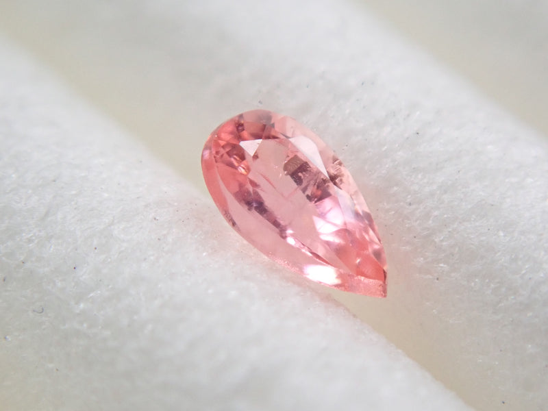 希少石 ベイリネナイト 0.12ct-