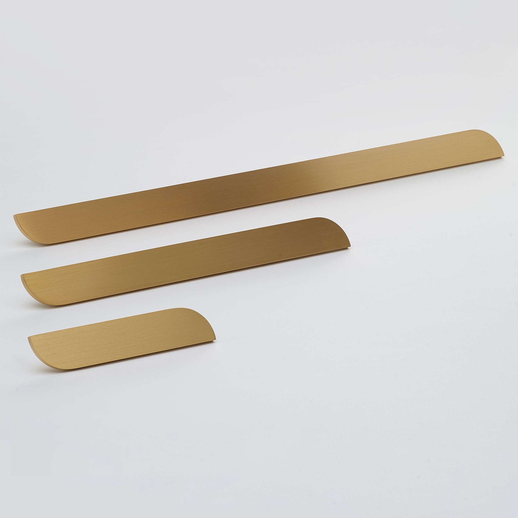 Lo&Co Lincoln Pull  Brass - The Kitchen Hub