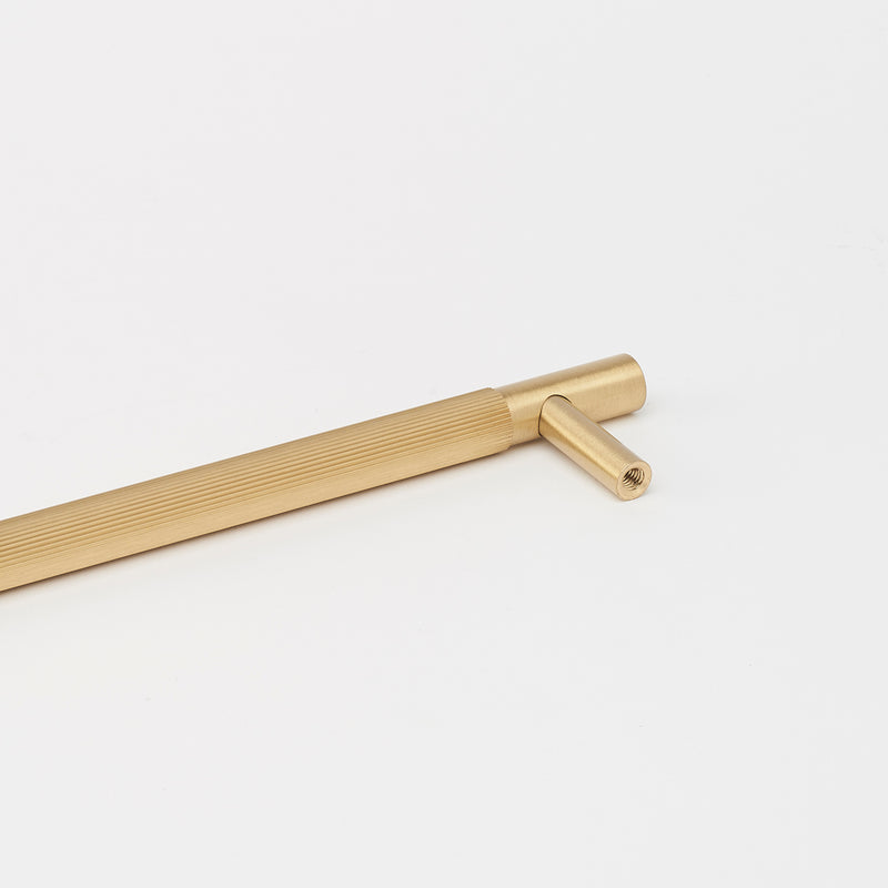 https://cdn.shopify.com/s/files/1/0565/6100/8816/products/lo-and-co-linear-pull-brass-3_800x800.jpg?v=1630386270