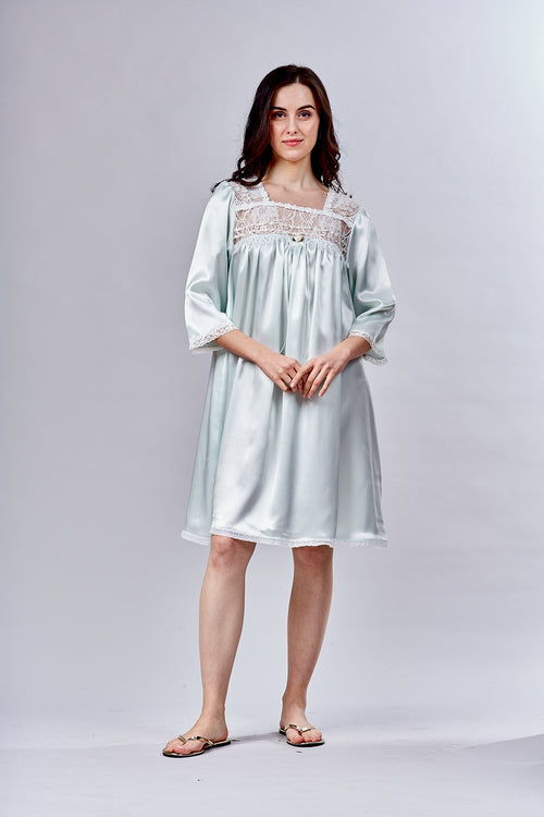 1505 - Long night gown – Priamo Enterprises Inc