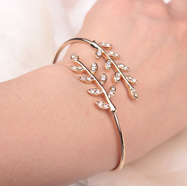 Adjustable leaf bracelet - Her Favorite Place 4 Sure