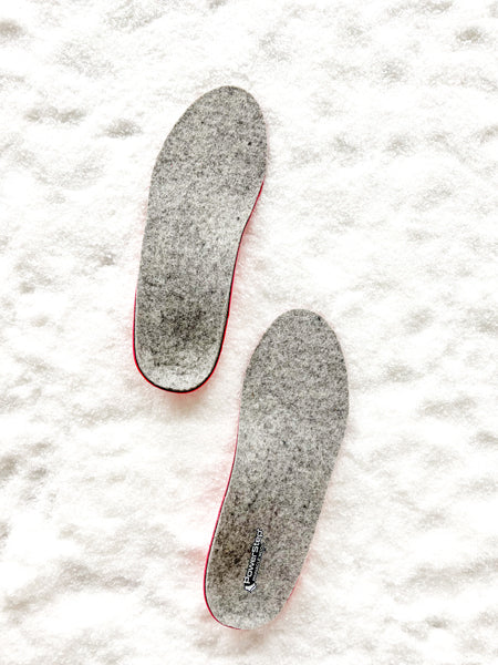 PowerStep Wool Insoles on snowy background