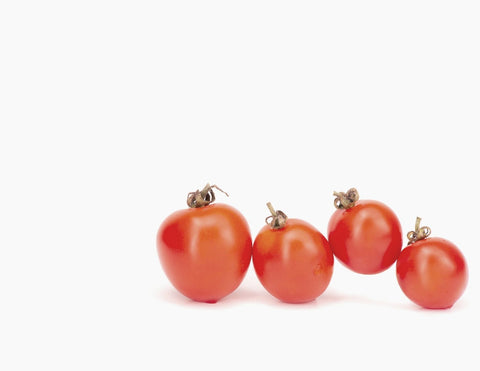 Organic Tomato Seed Oil - LILIXIR Beauty Star ingredients - Natural Skincare Blog