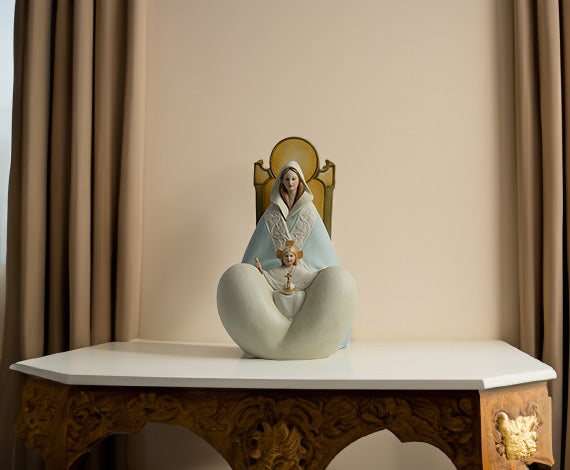 Principe Italian Porcellane Graceful Madonna Figurine