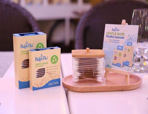 Babyflo Gentle Buds Eco-Friendly are made of unbleached paper stems that come from managed forests,, 100% pure cotton tips and they come in biodegradable packaging. 