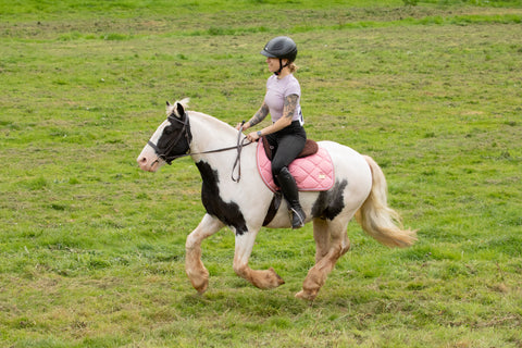 A lovely gallop in the Total Contact Saddle - TCS treeless saddle