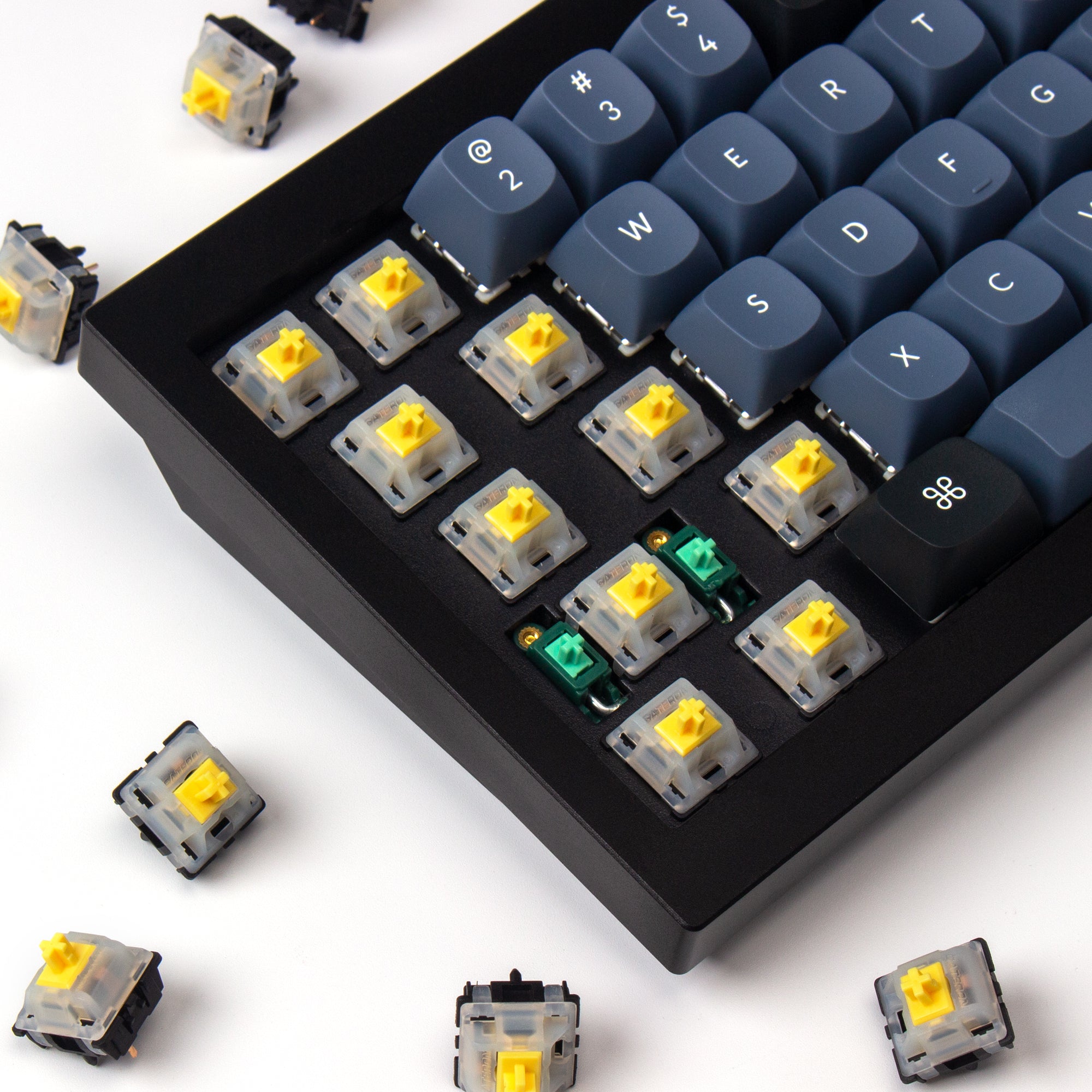 Gateron KS-3X47 Milky Switch Set(Milky Top Black Bottom)