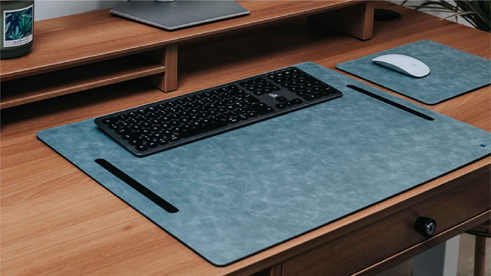 sous-main et tapis de souris gris/bleu