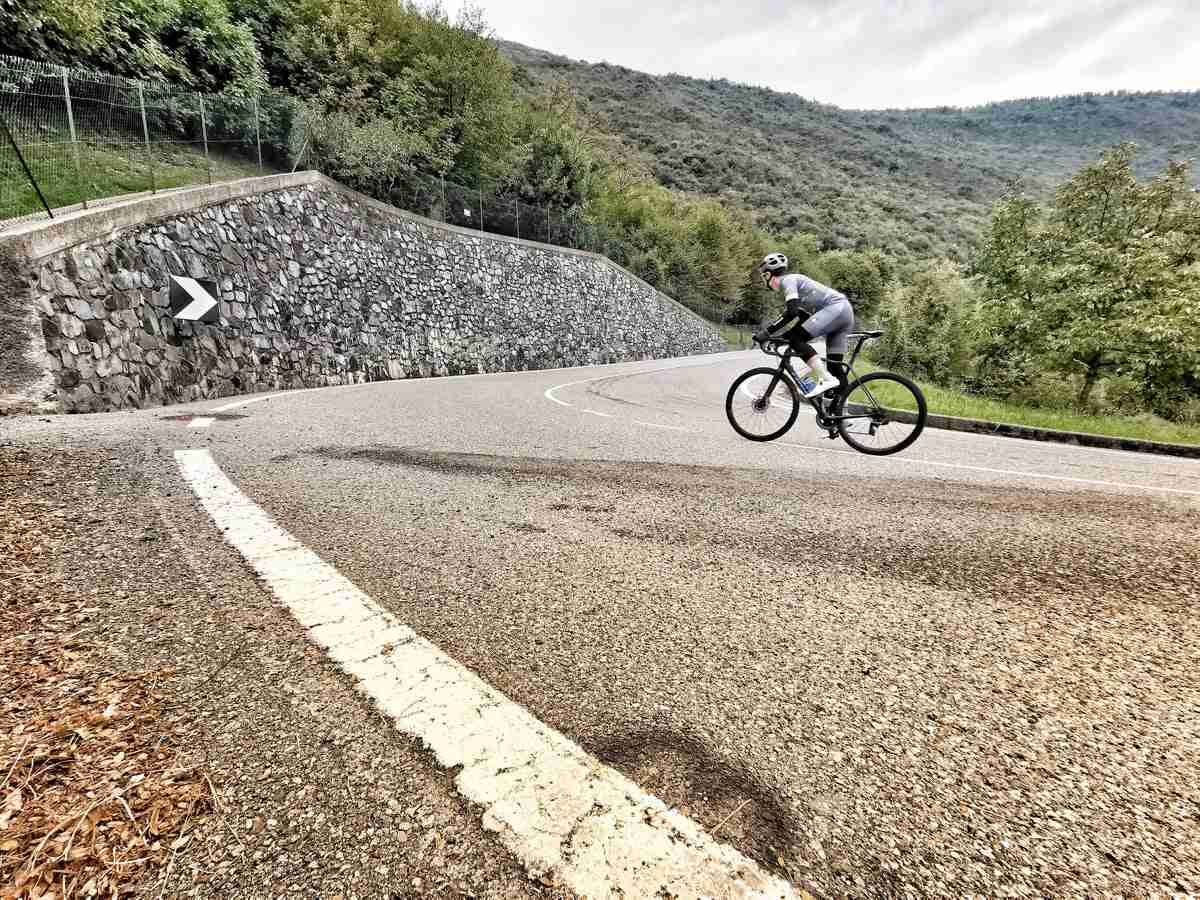  Top 13 Like-A-Pro Tips For Cycling Uphill for Beginners