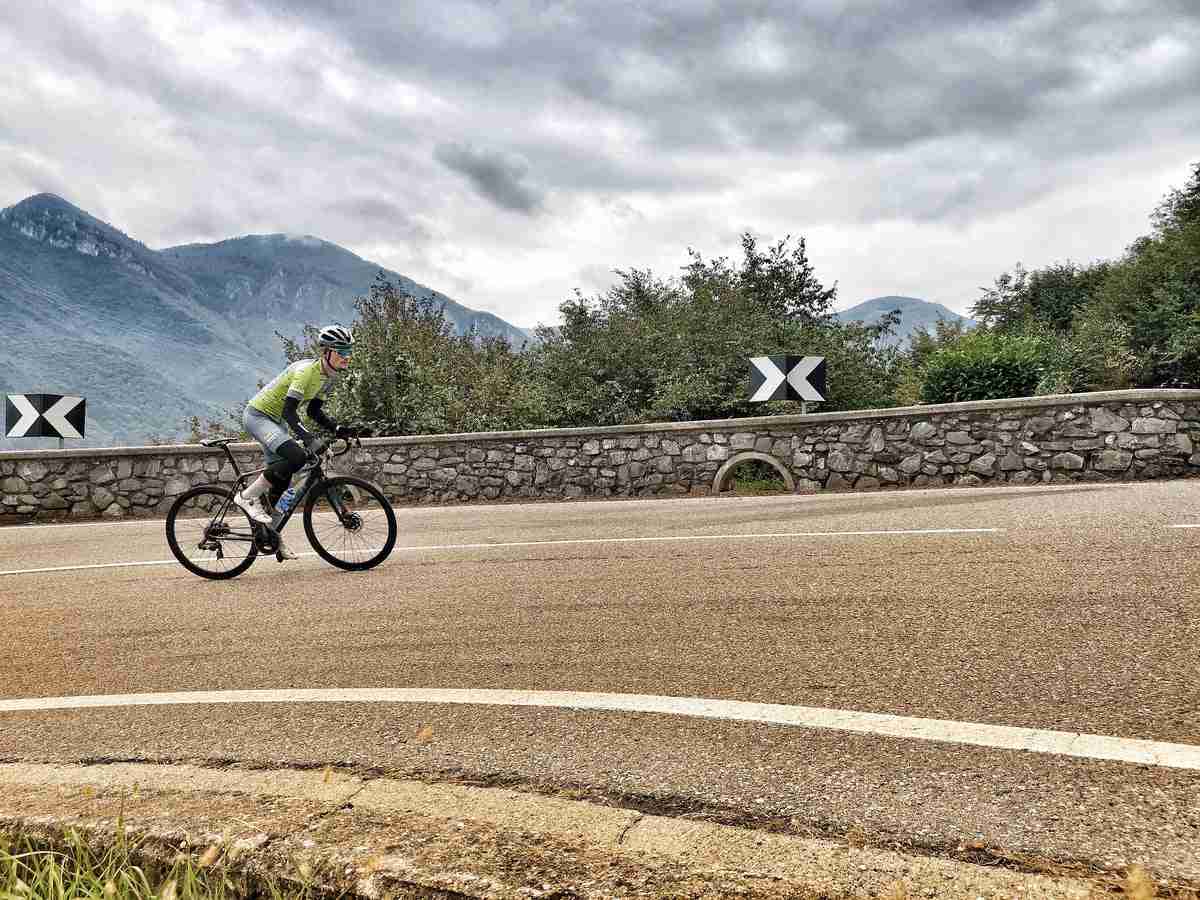  Top 13 Like-A-Pro Tips For Cycling Uphill for Beginners