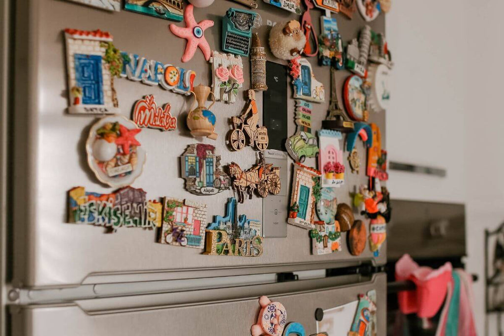 Magnetic fridge decor 