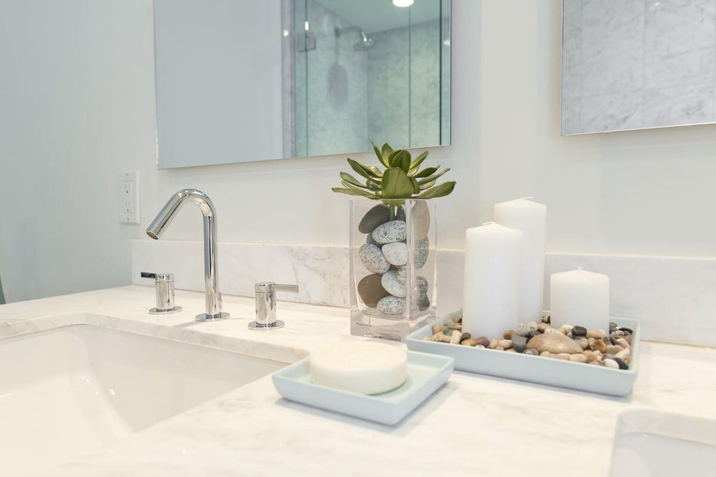 35+ Ideas for Bathroom Counter Decor