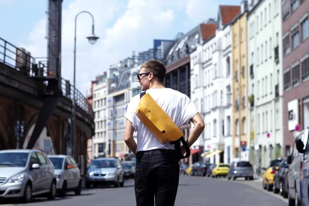 MESSENGER BAG (S)/BROWNY YELLOW