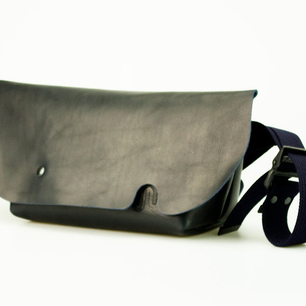 Uni&co. MESSENGER BAG (XS)/DARK NAVY