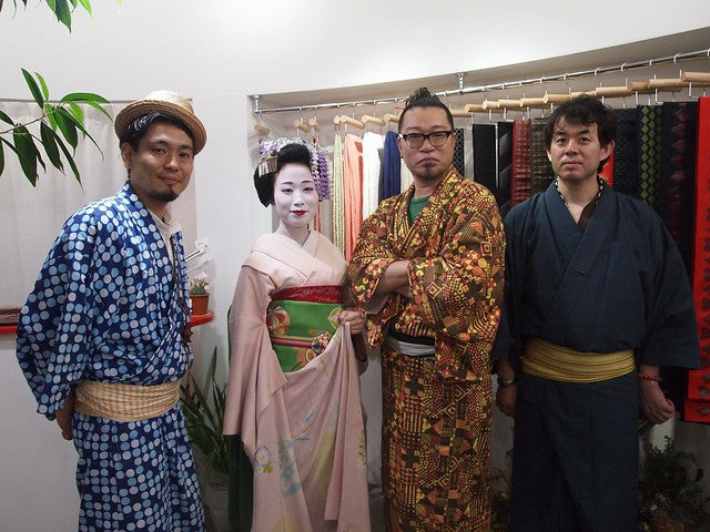 Maiko at Robe Japonica