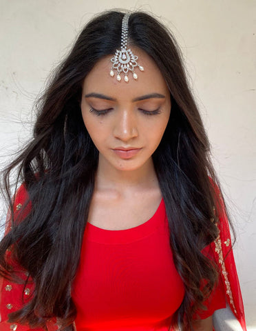 15 Ways Indian Brides Can Rock a Maang Tikka