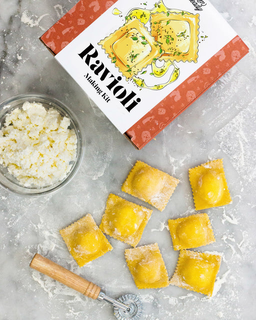 https://cdn.shopify.com/s/files/1/0566/2611/8831/products/ravioli-making-kit-203671_512x640.jpg?v=1670543659