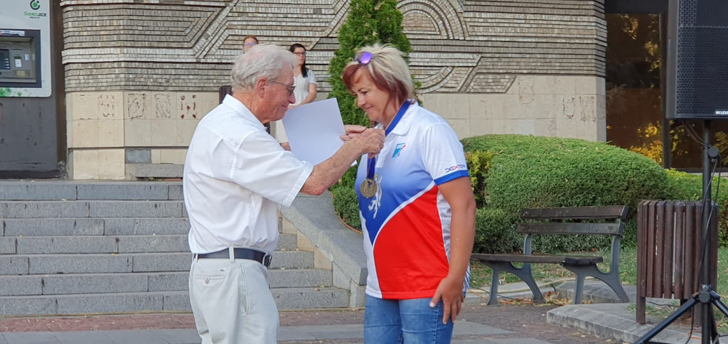 Jana Sterbova receives her silver medal