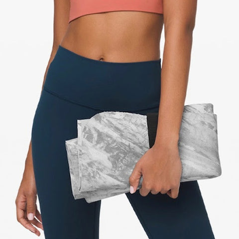 https://cdn.shopify.com/s/files/1/0566/3106/6798/files/lululemon_folded_mat_480x480.jpg?v=1677588605