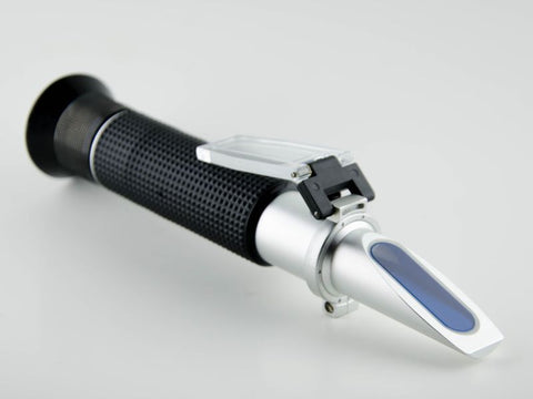 Image of a refractometer for testing wine