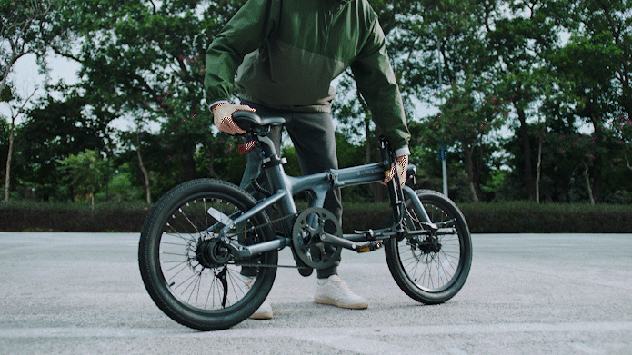 Ultra-portable and Low-maintenance Folding E-Bike makes your commutes smarter and more enjoyable