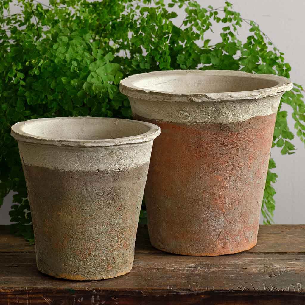 https://cdn.shopify.com/s/files/1/0566/4492/7571/products/2039-14808-large-tapered-farmers-pot-s8-garden-terrace-planters-cotswold-white.jpg?v=1697546407