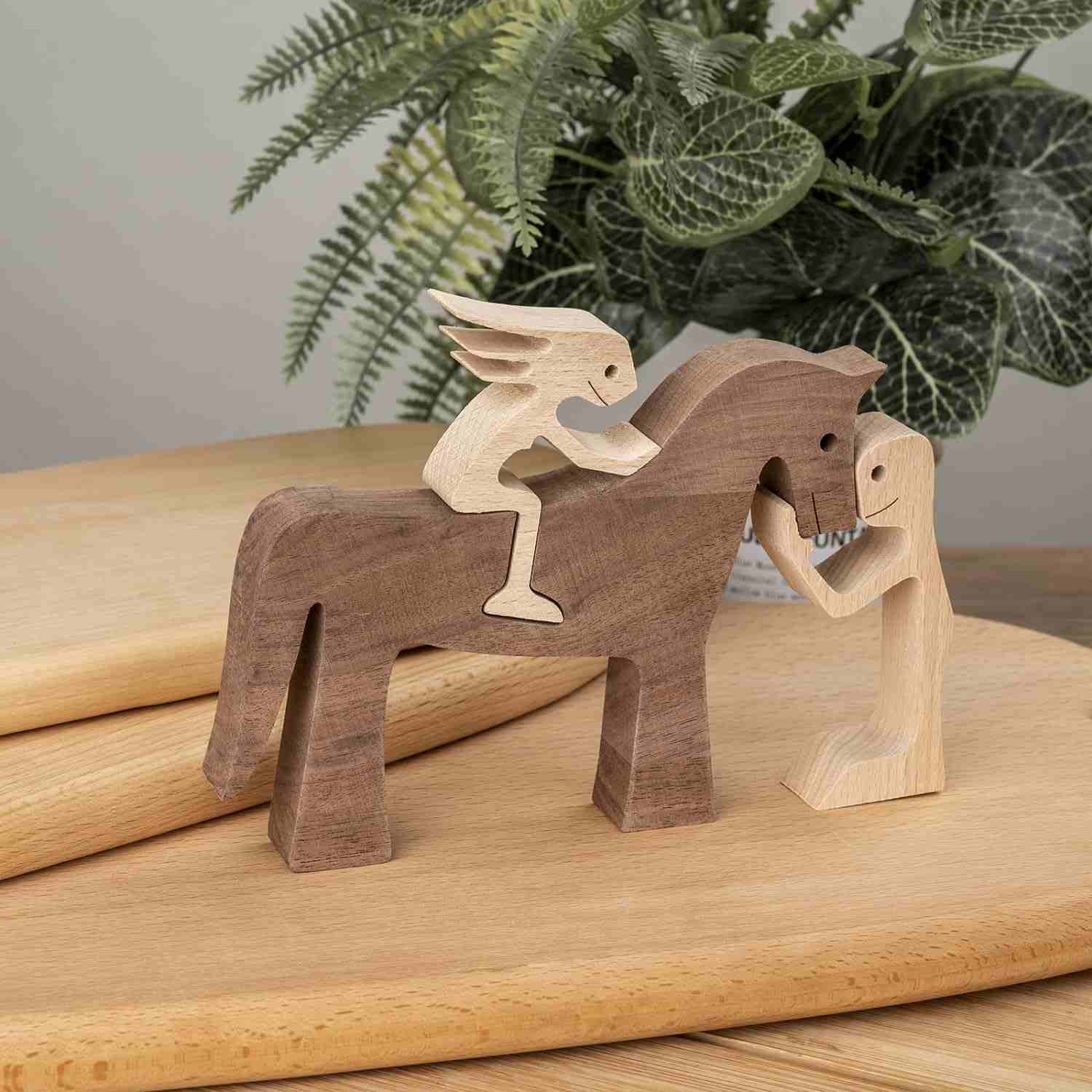 FamilyBear™ - Personalisierte Pferdeliebe Figur aus Holz - Familybear product image