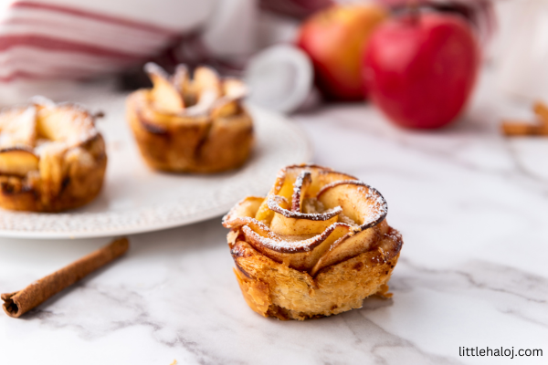 Apple Puff Pastry Roses