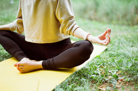 4 Essentials for Your Next Outdoor Yoga Session