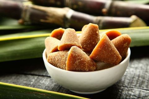 Sugarcane jaggery also contains dietary fiber