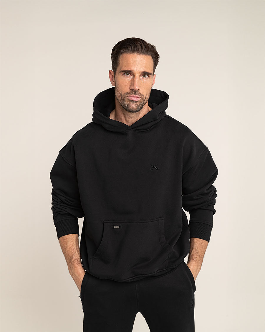 Premium Black Oversized Hoodie - Stilvoller Streetwear-Look aus 100 % Baumwolle.