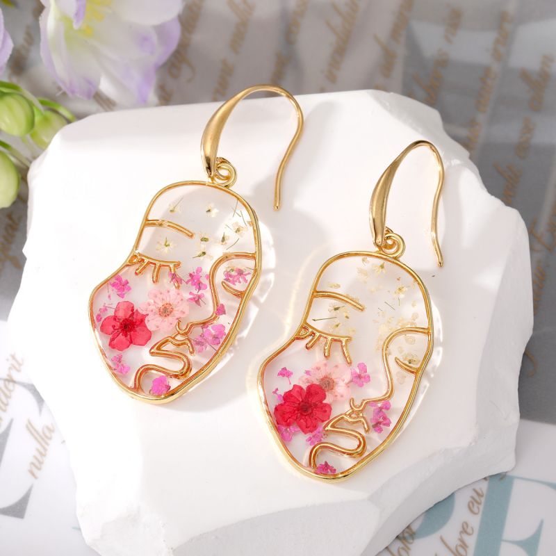 Round Dried Flower Earrings