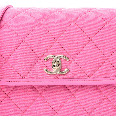 Der ultimative Leitfaden für Chanel-Taschen aus rosa Denim: Stil, Geschichte und Tipps