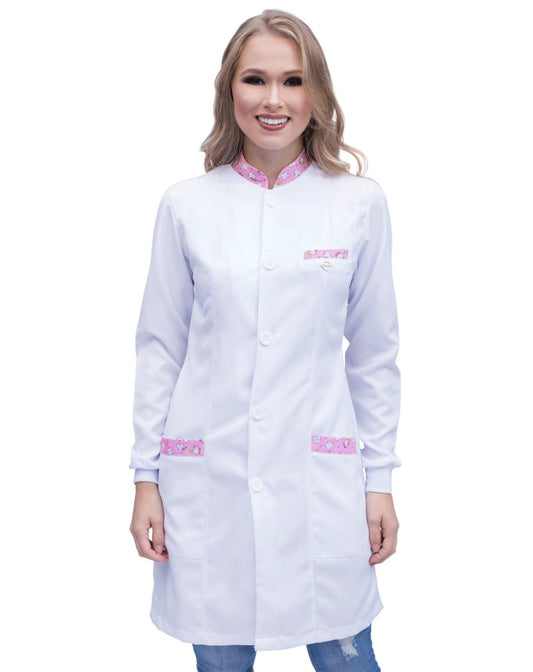 Jaleco Detalhes Dentinhos Rosa - jalecos-mania Bordado, Botões Visíveis, Branco, Estampa de Dentinhos, Feminino, Gabardine Premium, Gola Padre, Jalecos, Jalecos Mania, Manga Longa, Punho de Malha