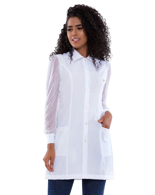 Jaleco Jasmine Branco - jalecos-mania Bordado, Botões de Corações, Branco, Feminino, Gabardine com Elastano, Gola Esporte, Jalecos, Jalecos Mania, Manga Longa, Punho Camisa, Renda, tule