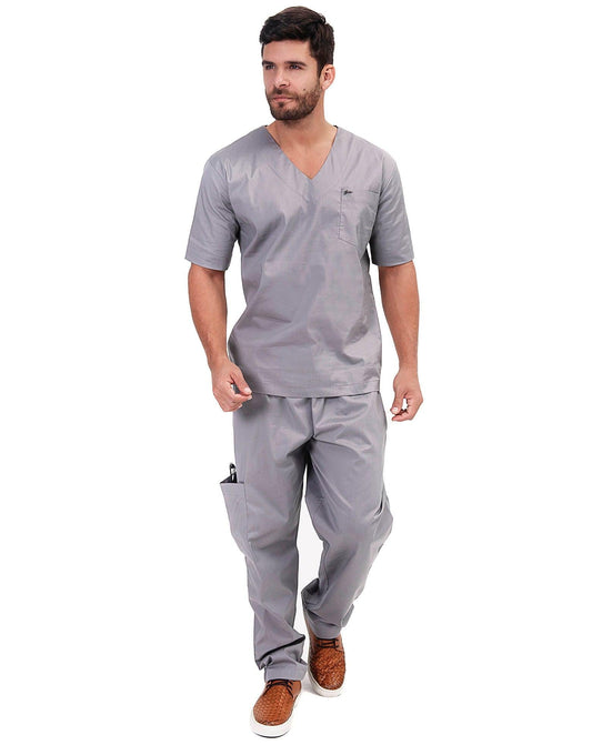 Scrub Man Conjunto Cinza Claro - jalecos-mania Algodão Com Elastano, Bordado, Cinza Claro, Jalecos Mania, Masculino, Pijama Cirúrgico, Scrubs