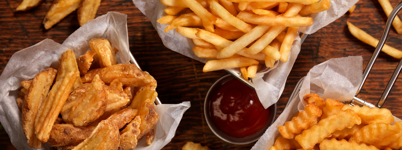 Panier de frite ondulé et frite allumette