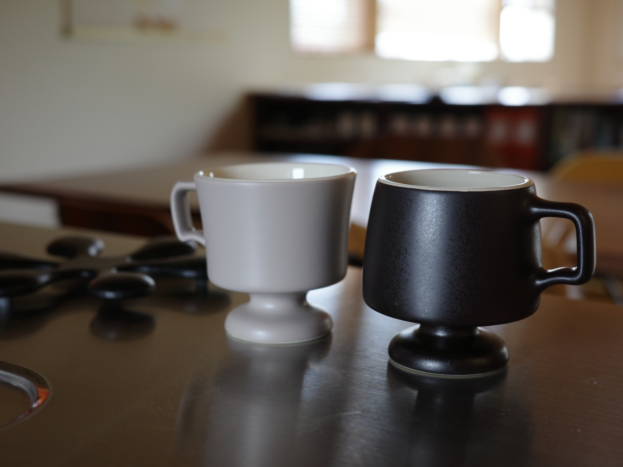 コーヒーマグとコーヒーカップ