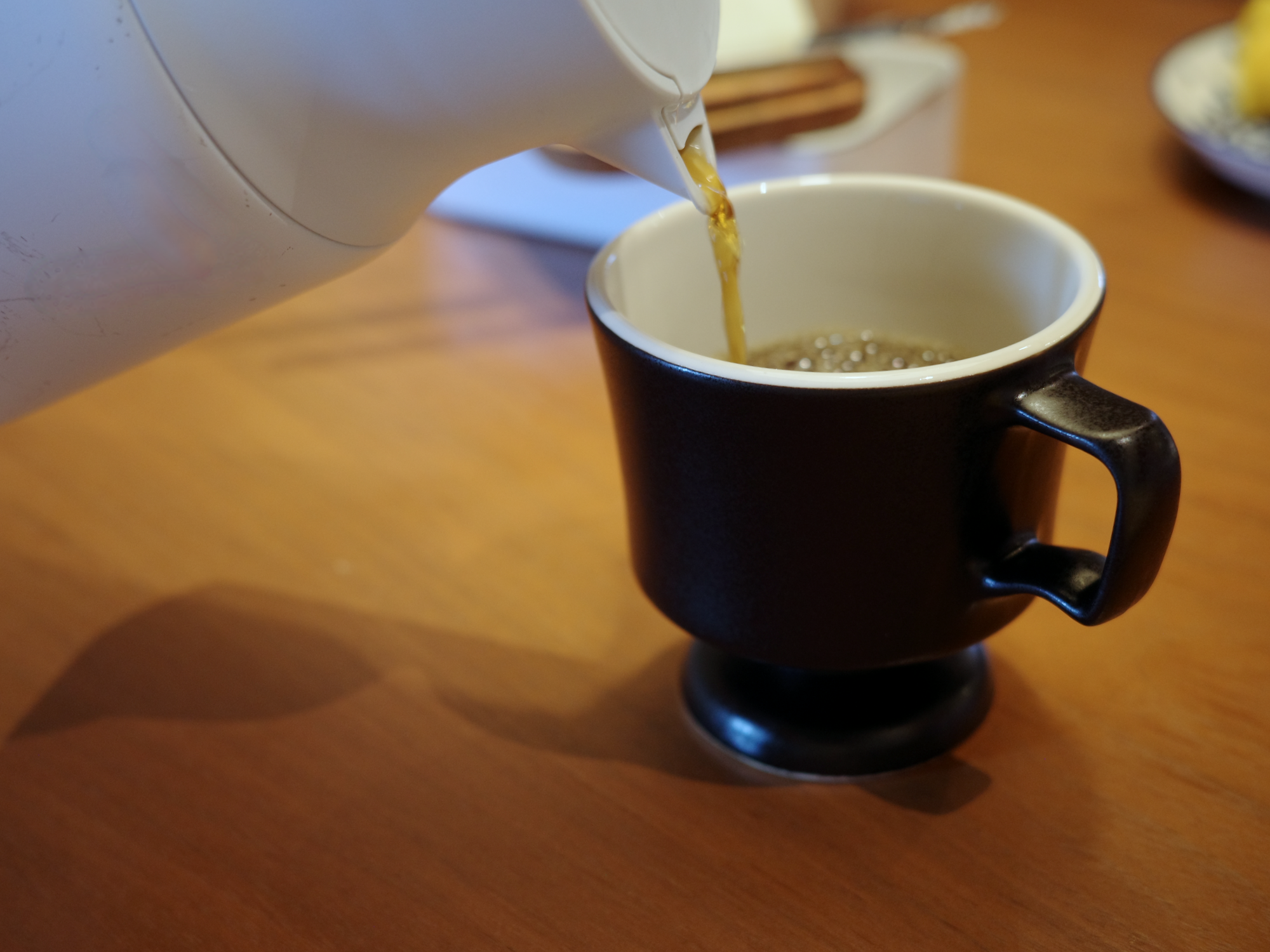 ゴブレットカップとコーヒー