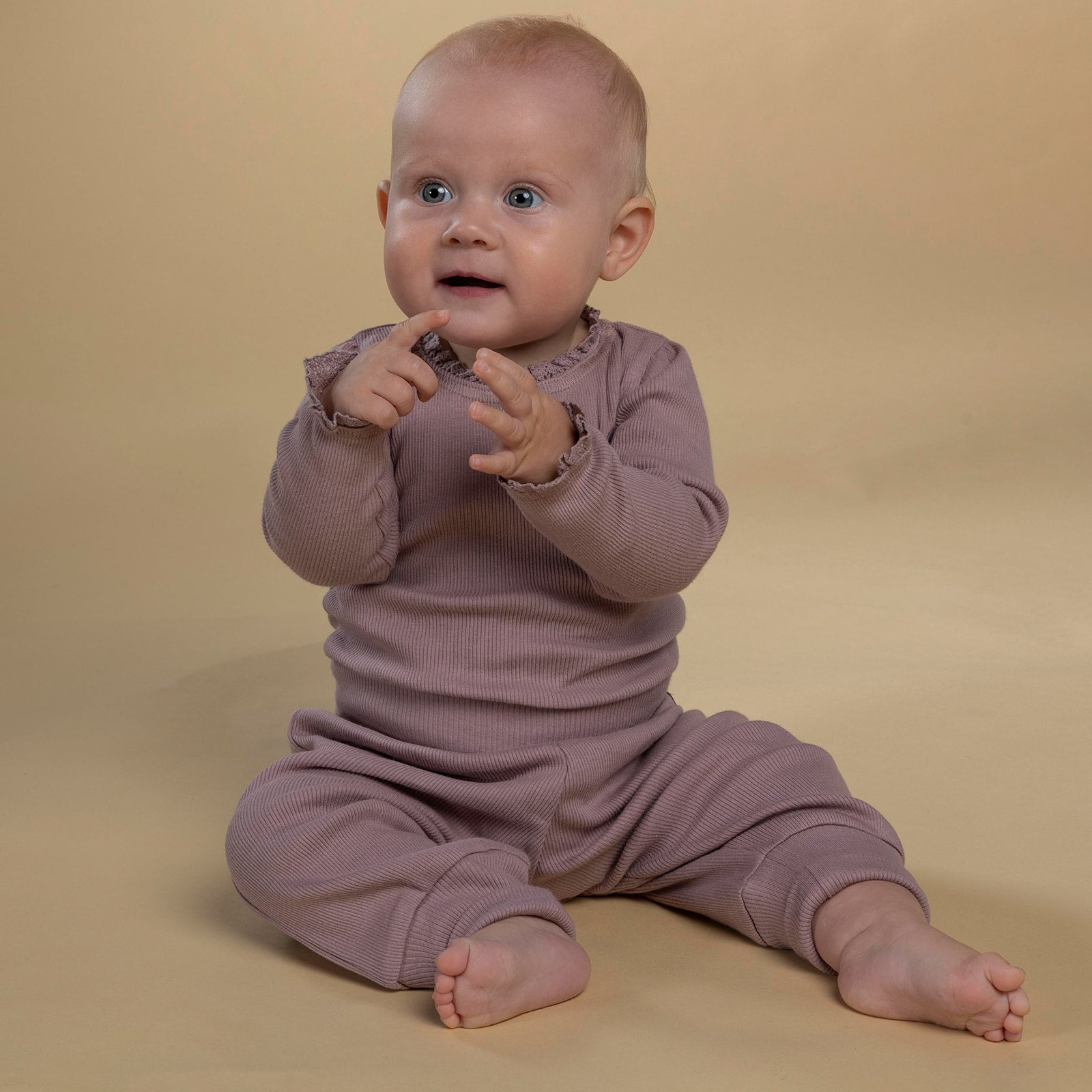 Isaac Afscheid groot basic rompertje voor babymeisjes, verkrijgbaar in drie kleuren - goten –  Okker-Gokker