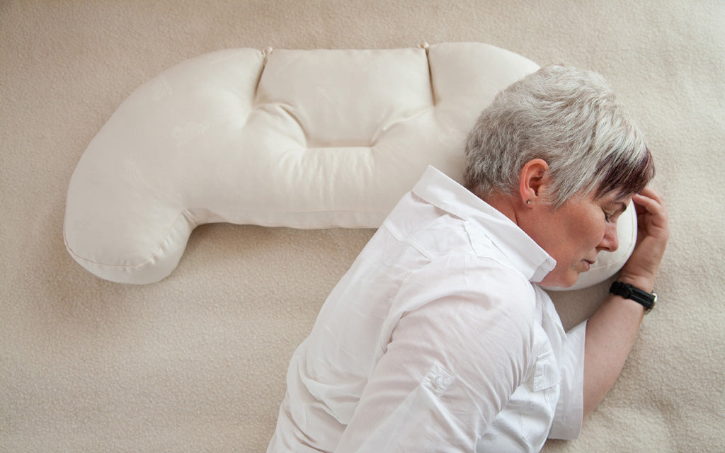 腰痛と枕の関係とは？腰痛改善に効果的＆おすすめな枕の紹介と腰枕の選び方